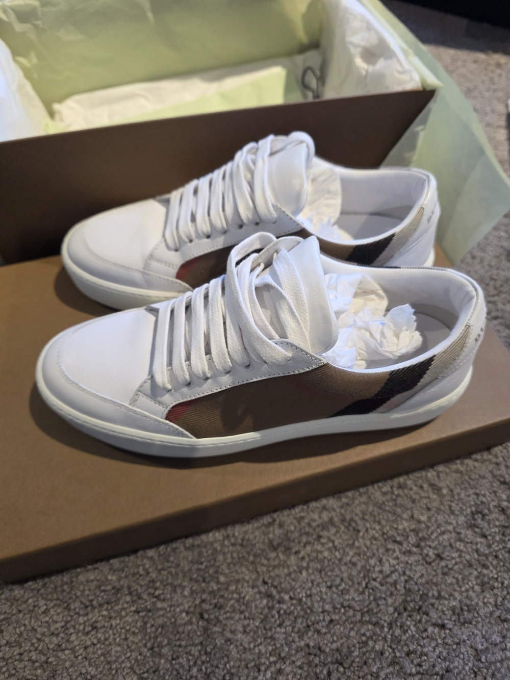 White Low-Top Women's Sneakers with Brown Plaid Accents